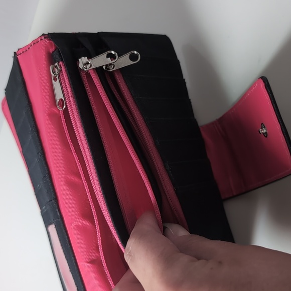 Kenneth Cole Black Wallet - Picture 5 of 10